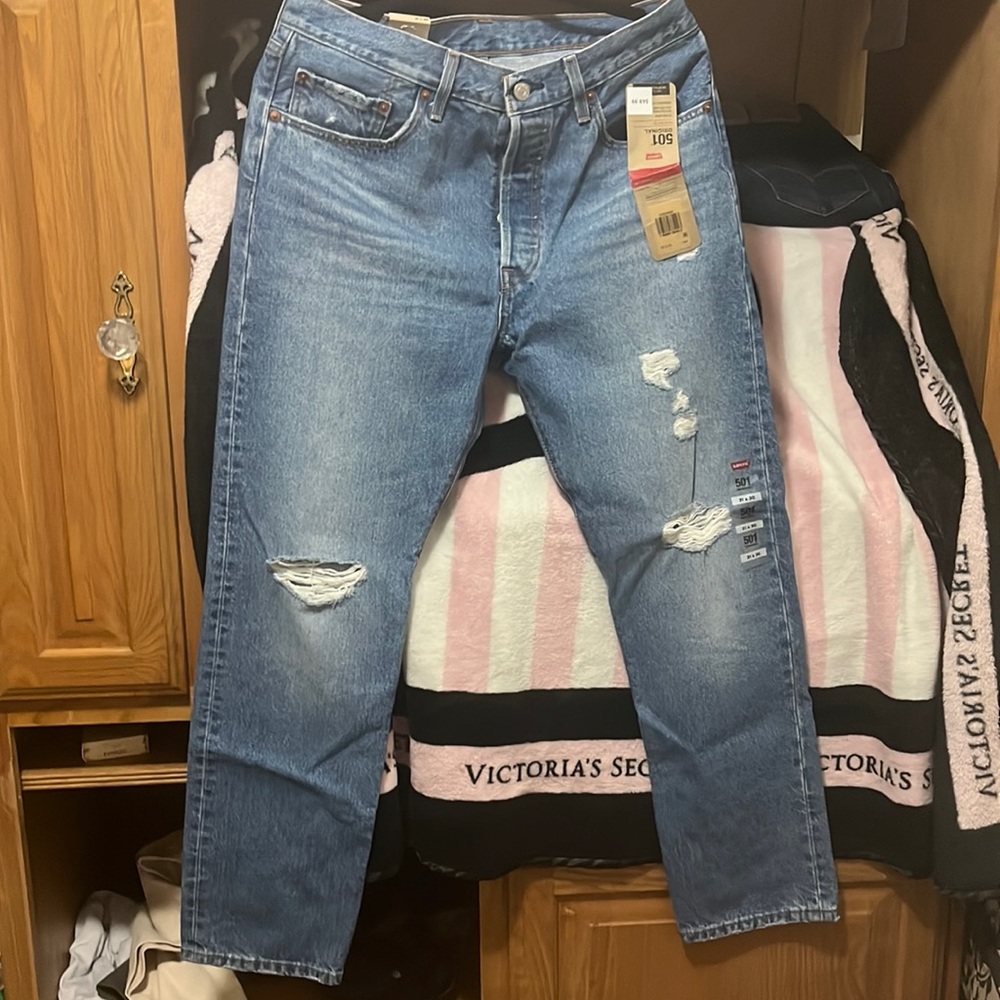 NWT. Levi’s. Button fly. Original 501. Distressed. 31/30. New
